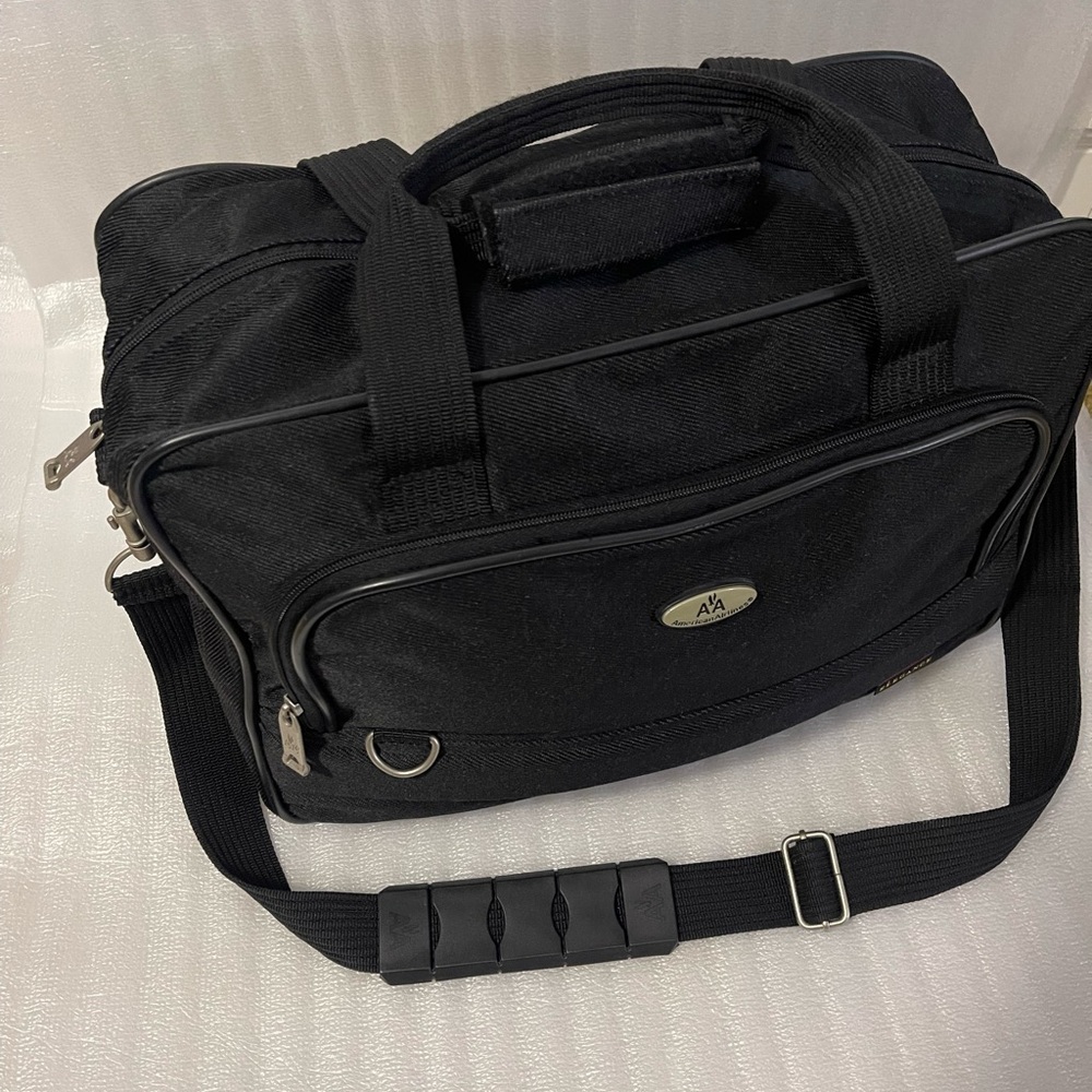 Black American Airlines Elegance Collection Travel Tote Bag - Picture 5 of 16